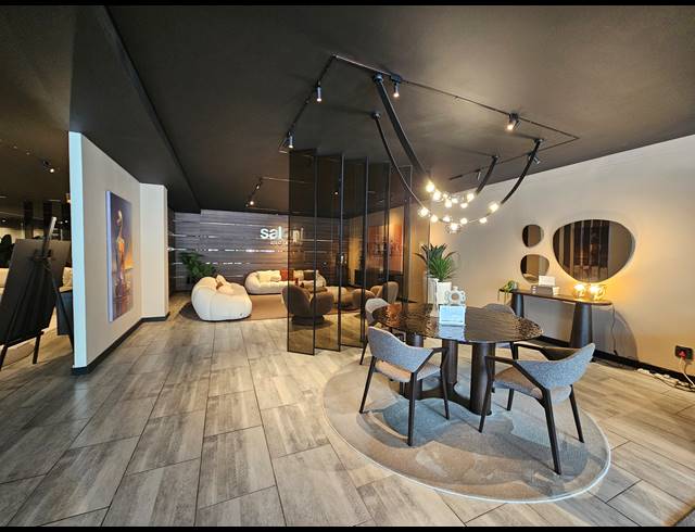 1,000M² SHOWROOM TO LET IN KRAMERVILLE
